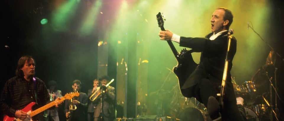 Pete Townshend on stage 1985